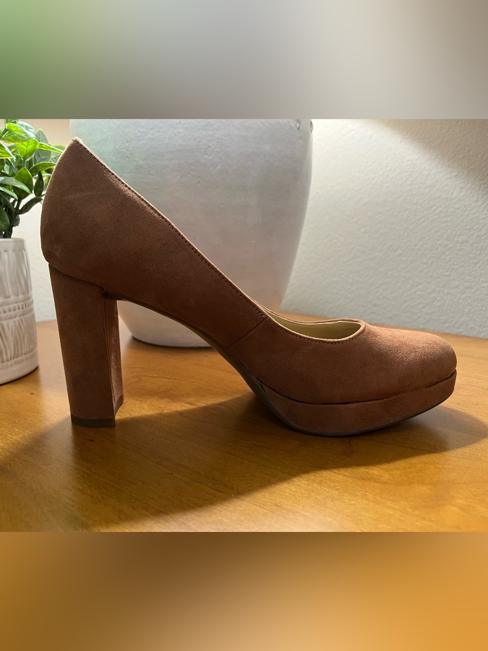 Naturalizer Berlin Platform Pump in Cognac Brown Faux Suede β’ Size 8.5 β’ EUC - Picture 5 of 12
